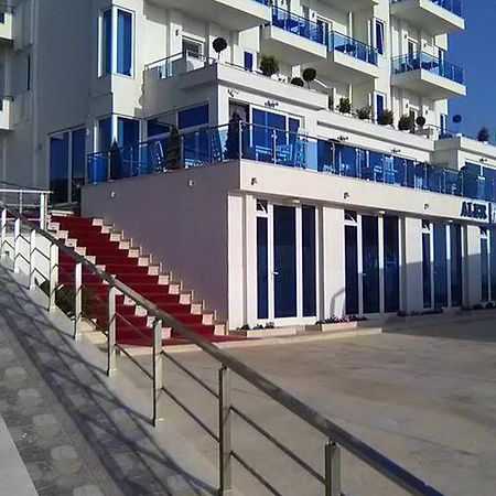 Aler Holiday Inn Sarandë エクステリア 写真