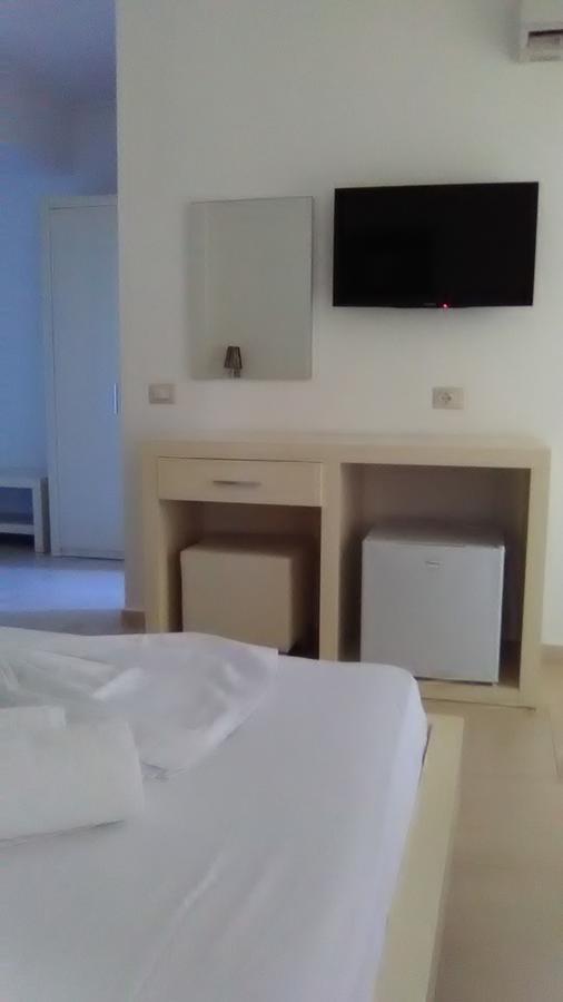 Aler Holiday Inn Sarandë エクステリア 写真