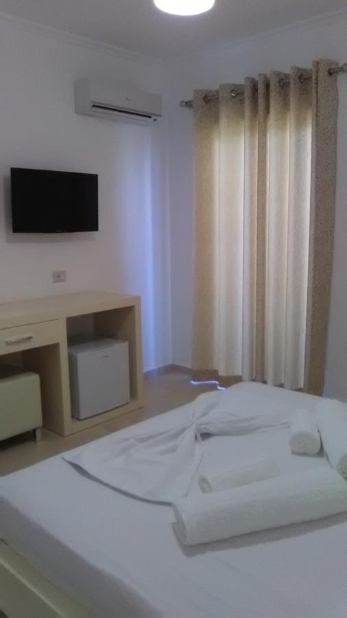 Aler Holiday Inn Sarandë エクステリア 写真