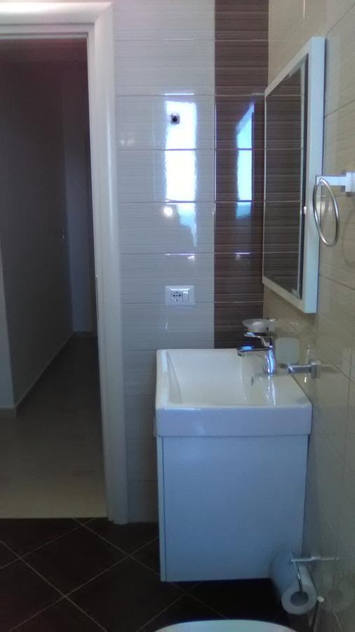Aler Holiday Inn Sarandë エクステリア 写真