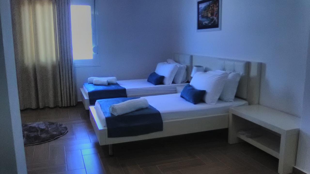 Aler Holiday Inn Sarandë エクステリア 写真