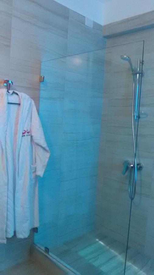 Aler Holiday Inn Sarandë エクステリア 写真