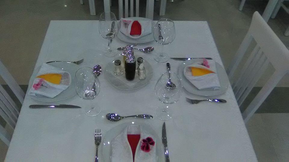 Aler Holiday Inn Sarandë エクステリア 写真