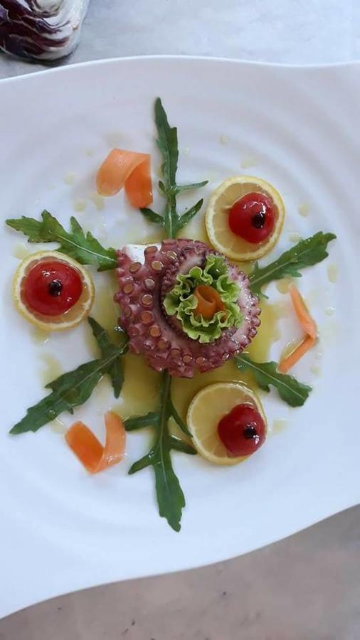 Aler Holiday Inn Sarandë エクステリア 写真