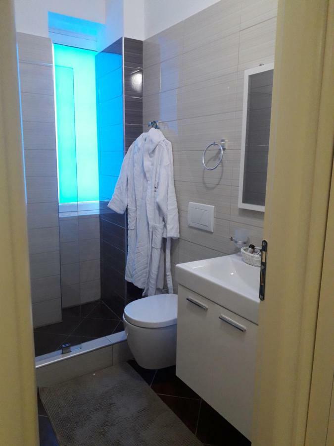 Aler Holiday Inn Sarandë 部屋 写真