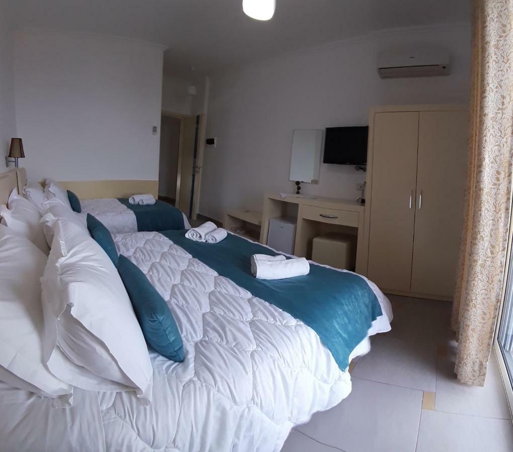 Aler Holiday Inn Sarandë エクステリア 写真