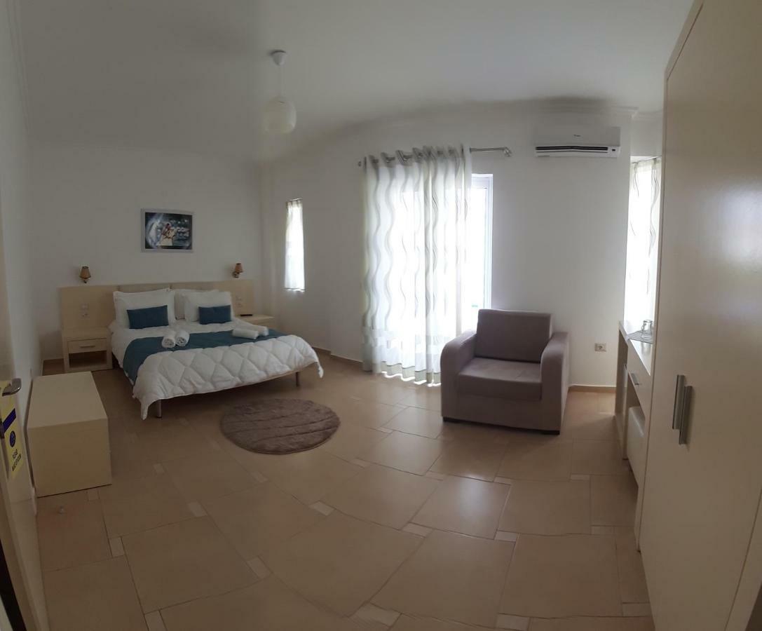 Aler Holiday Inn Sarandë 部屋 写真