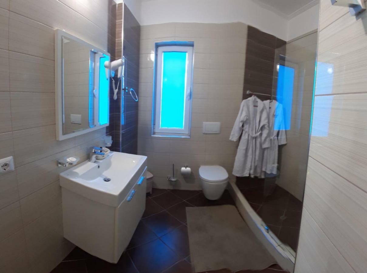 Aler Holiday Inn Sarandë 部屋 写真